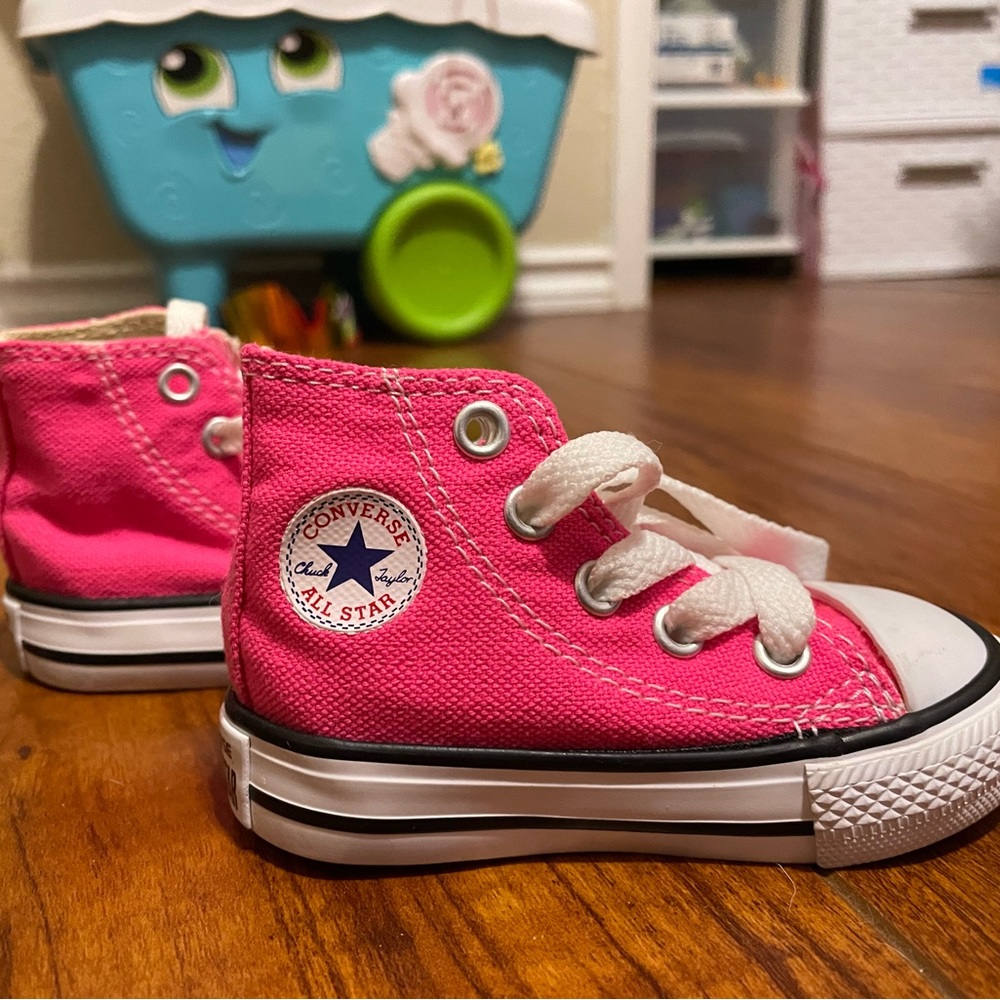 Infant pink high top converse